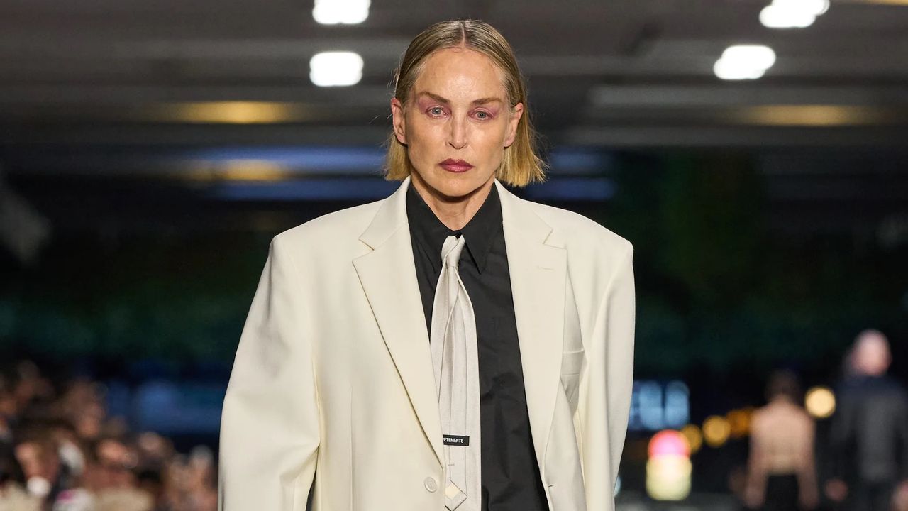 Vetements révolutionne la mode professionnelle avec Sharon Stone et les fils de Britney Spears