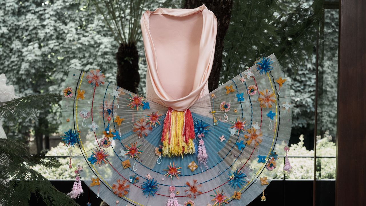 L'exposition Dior haute couture de Jonathan Anderson : un rendez-vous mode incontournable à Paris