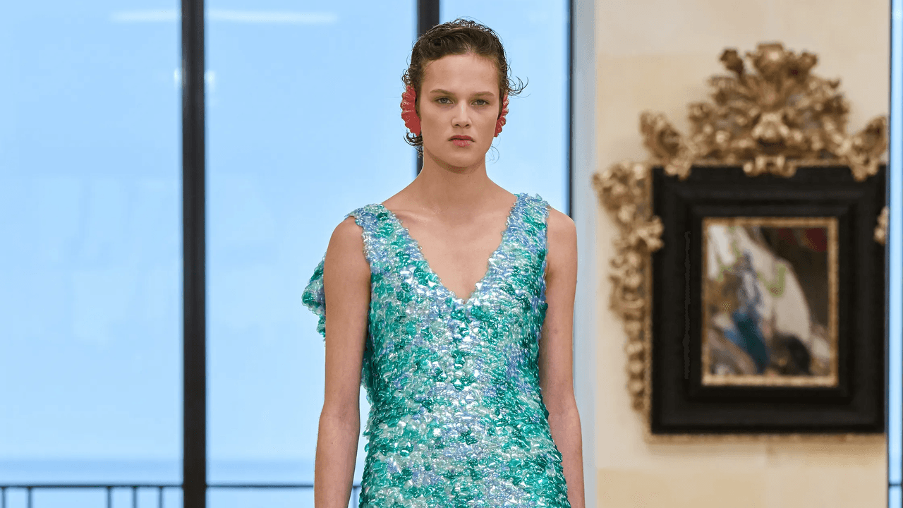 L'été 2026 sera scintillant : pourquoi la robe à sequins s'impose comme la pièce maîtresse de votre garde-robe