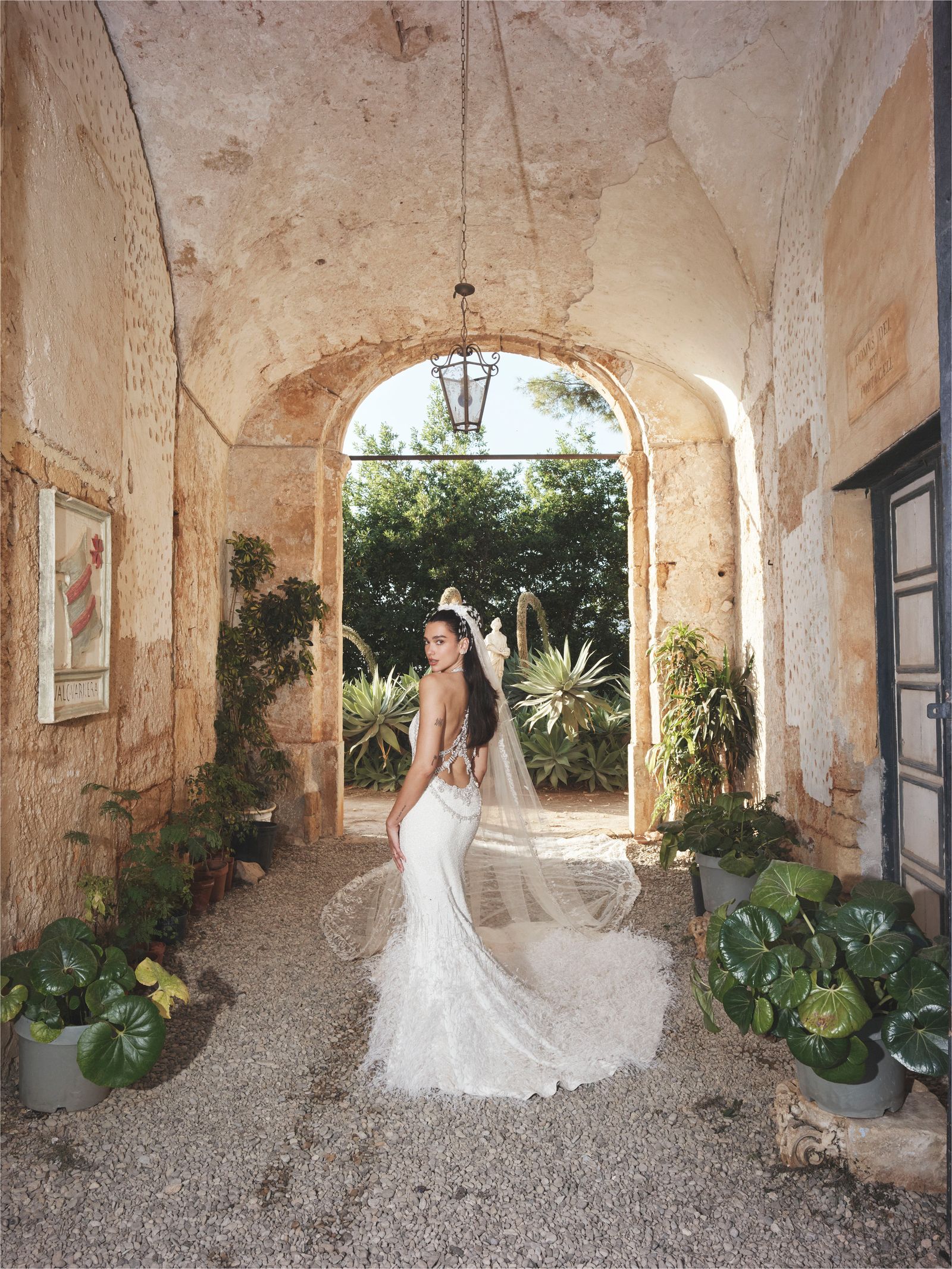 Ces stars qui ont choisi Chanel pour leur robe de mariée : un symbole d'élégance intemporelle