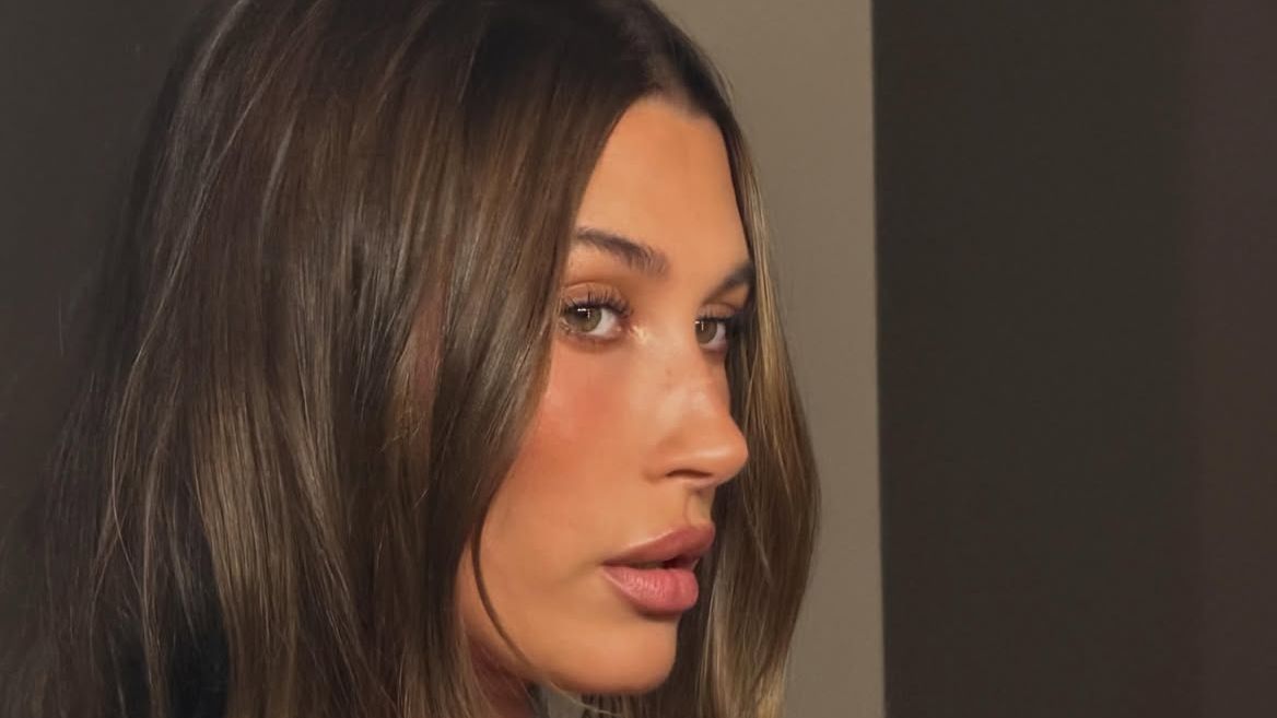 Le "blonzing" : la tendance maquillage qui remplace le contouring pour un teint éclatant